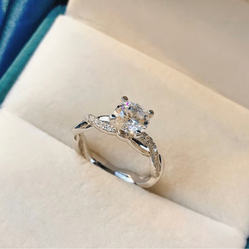 Trendy Creative Elegant Exquisite Rhinestone Flower Alloy Ring Size 8